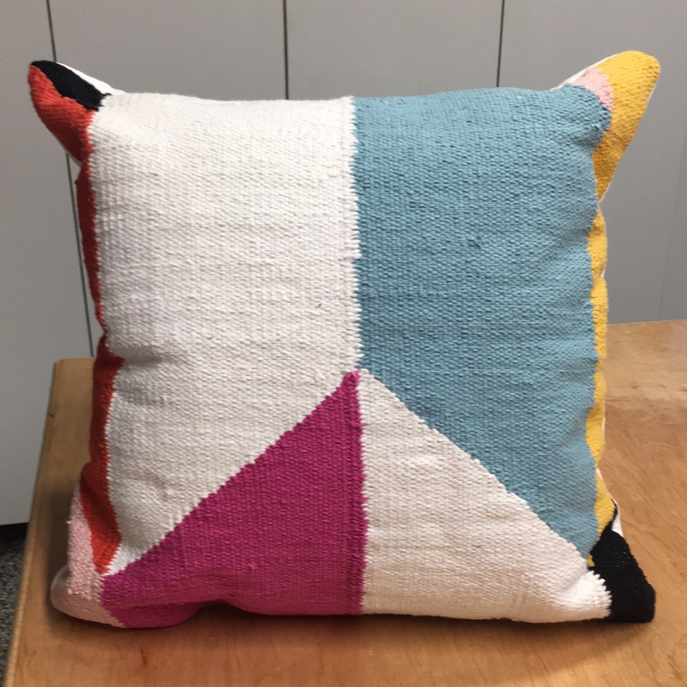 Great Accent pillow!
